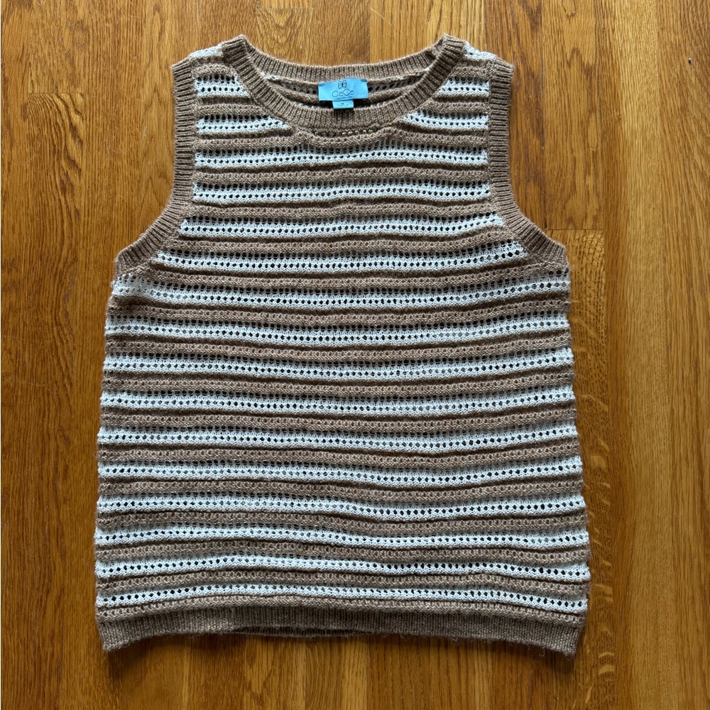 Tan and White Sleeveless Knit Sweater Top | Size M
